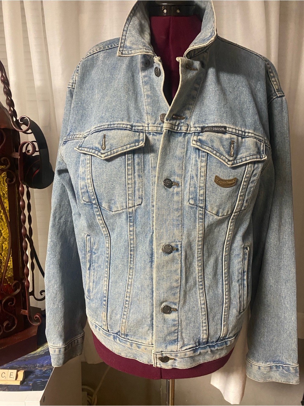 VINTAGE Harley-Davidson "An American Legend” light denim, jean jacket size large
